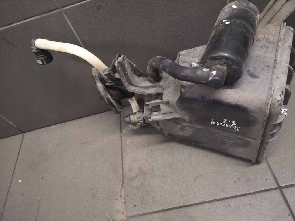 Фильтр угольный vw touareg 3.2 azz 7l0201801d Недорого