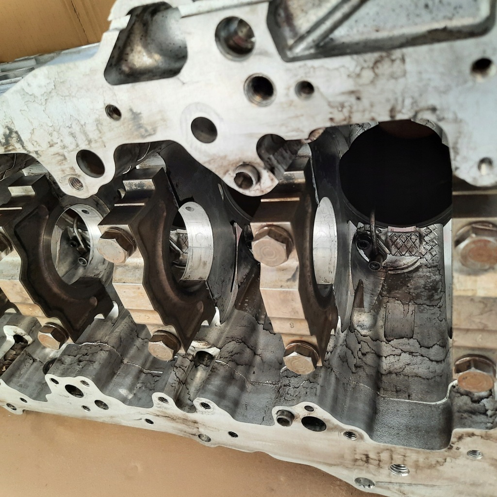 фото №8, Bmw 7799978 блок двигуна n57 3.0d n57d30a голий блок