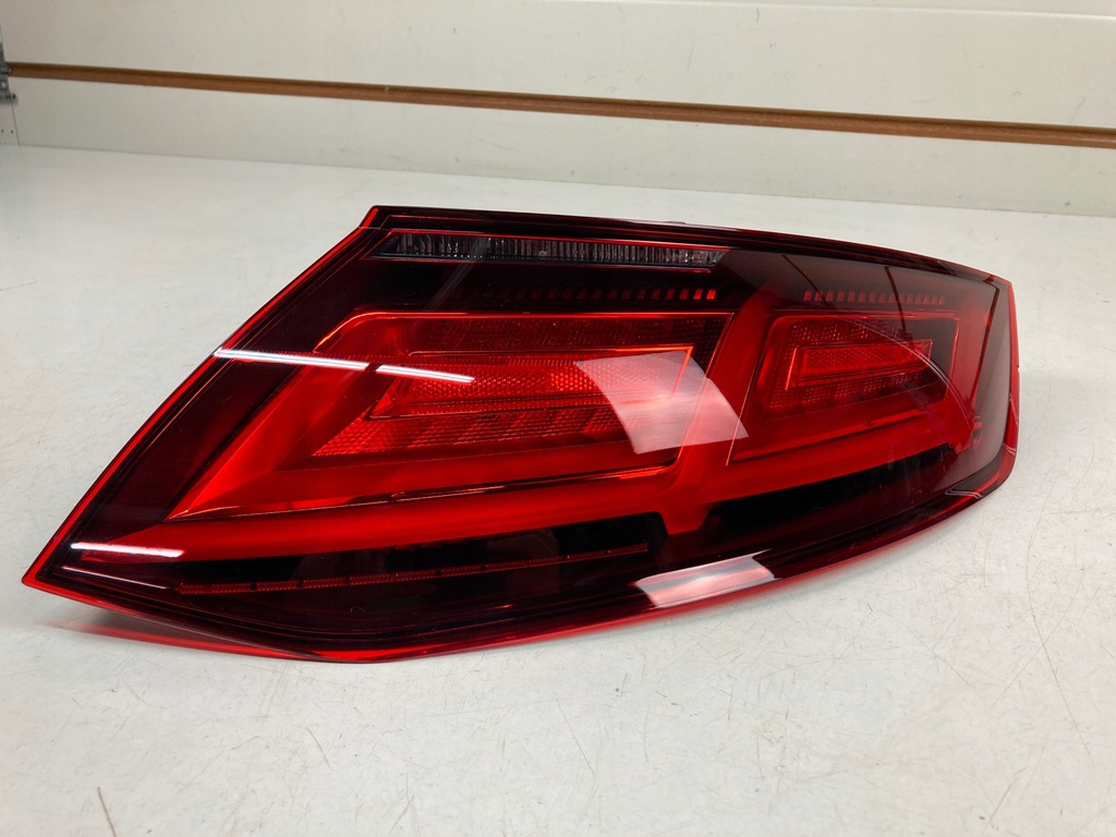 фото №10, Лампа права задня audi tt ttrs 8s led 8s0945096d