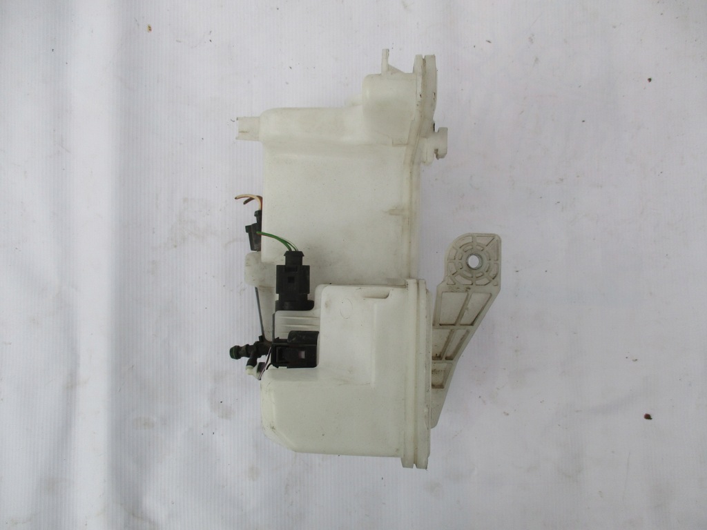 фото №7, Бак распылителя vw pasat cc 2012r 3c8955453f