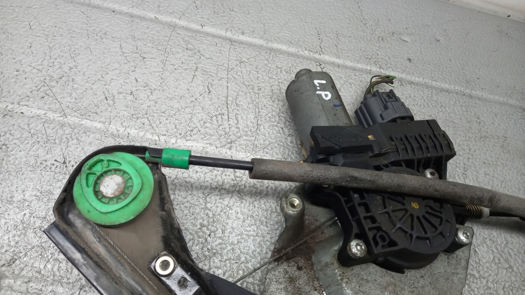 Подъемник левый перед ford focus mk1 00r Цена