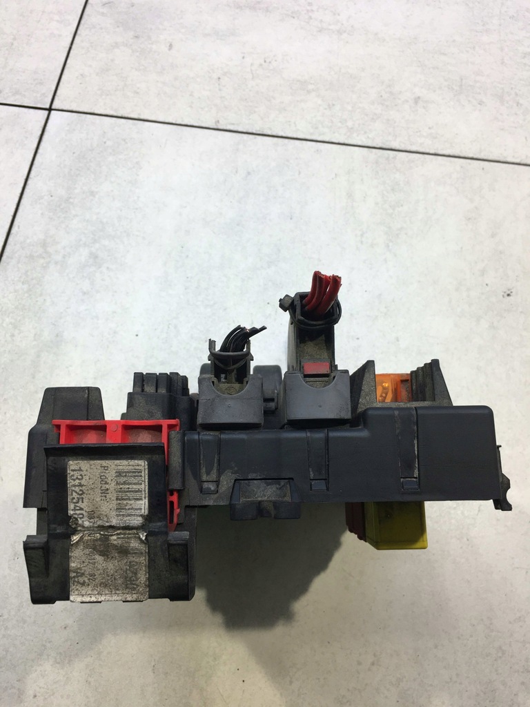 фото №6, Коробка запобіжників opel оригінальний номер 13125487