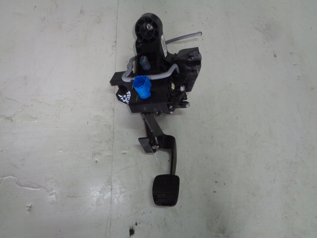 фото №1, Педаль сцепления talento vivaro trafic 14-