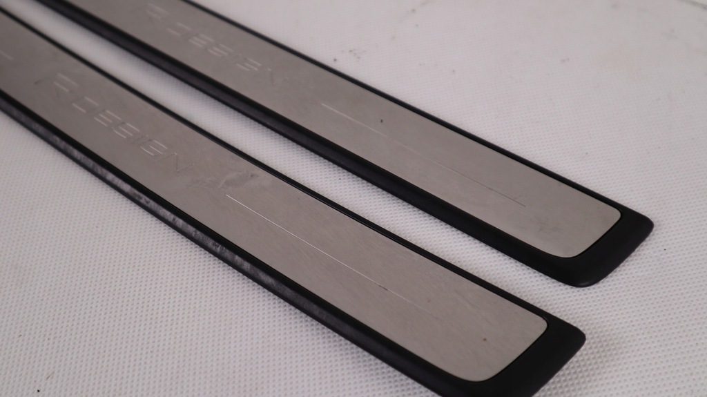 фото №2, Volvo xc40 молдинг накладки поріг r-design 31484196