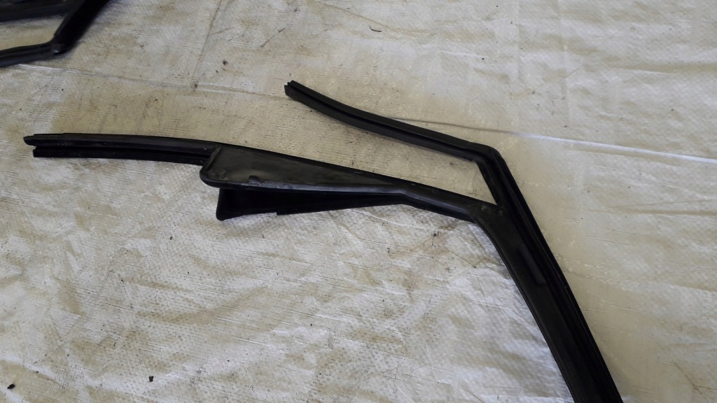 фото №15, Vw golf 5 прокладка дверь 5m0837431a 5m0837432a