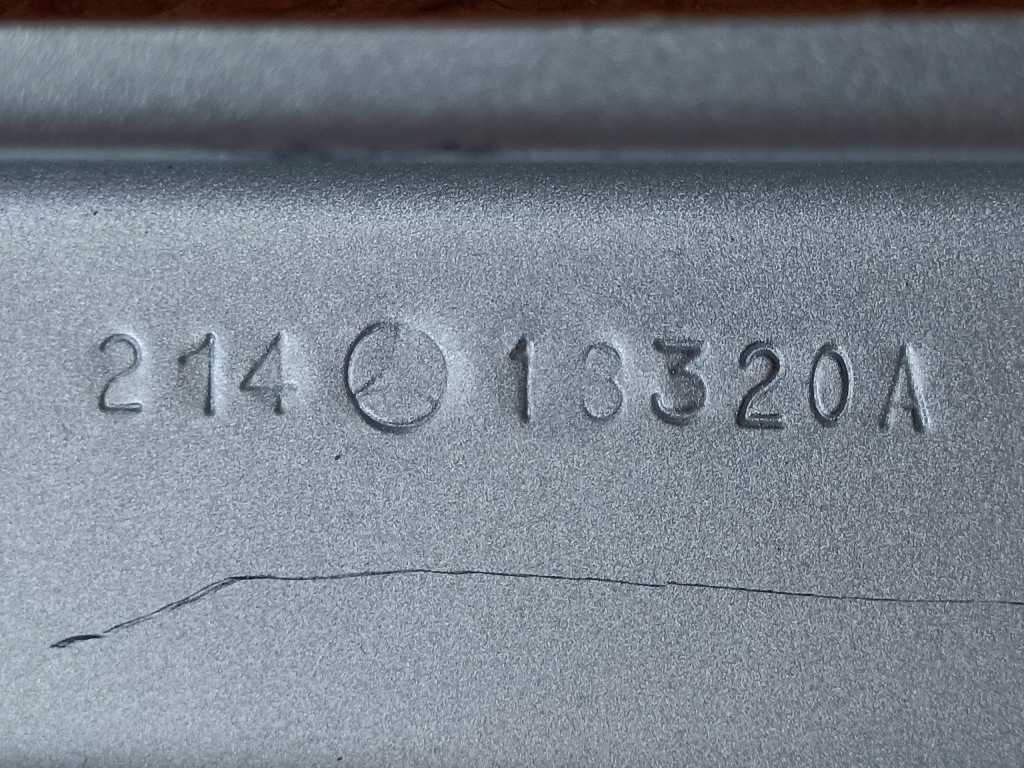 Mercedes ml w164 кронштейн крыла правый перед Киев