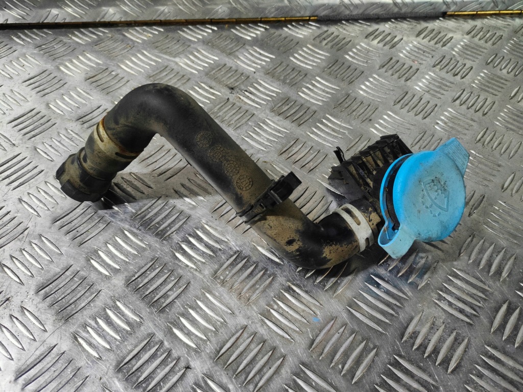 Купити Alfa romeo stelvio 2.0 t америка заливна горловина рідина омивача трубка кришка