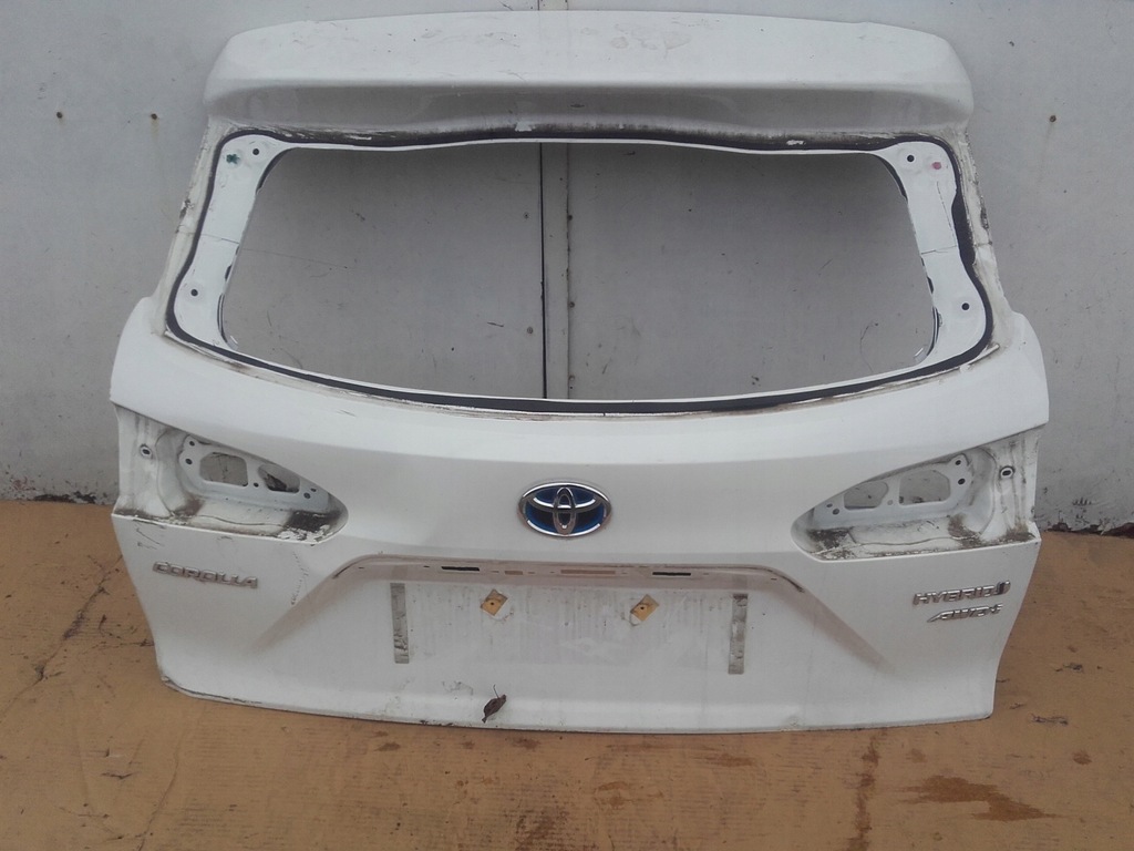 фото №1, Крышка багажника задняя задняя багажника toyota corolla cross 22-