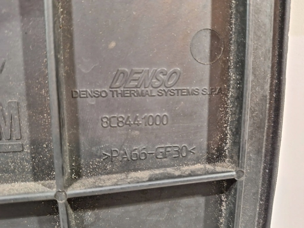 Вентилятор радіатора корпус 39021789 opel adam corsa e 1.0 1.4 turbo 12- Недорого