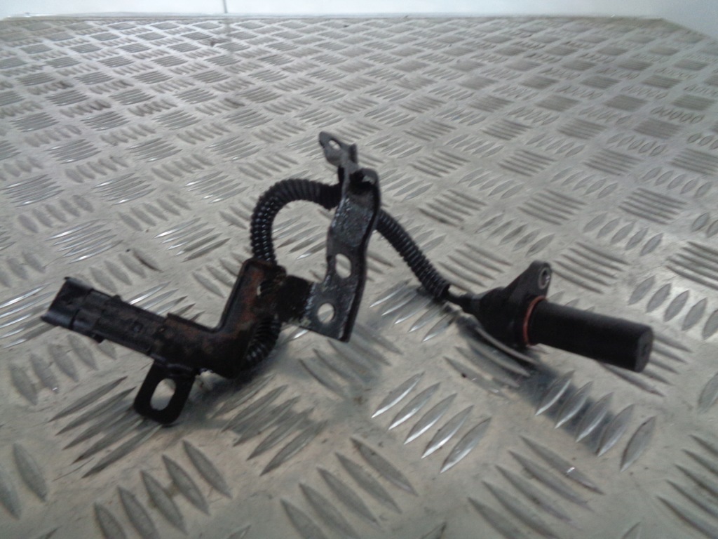 фото №1, Kia venga 1.4-16v 39180-2b000 wał колінчастий