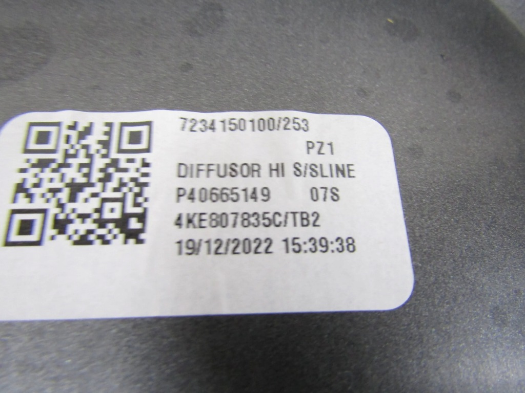 фото №14, Audi e-tron 4ke s-line спойлер бампера задня