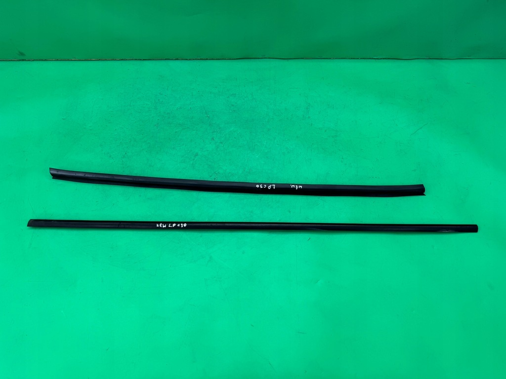 фото №1, Молдинг дверь уплотнитель левая наружная + внутренняя volvo c30 06-