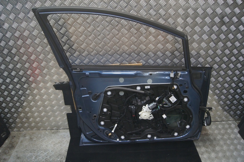 фото №12, Ford fiesta mk8 двері ліва перед