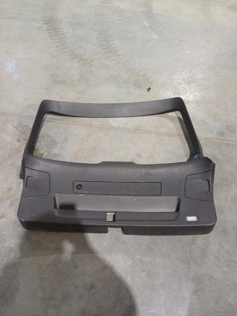 фото №1, Обивка крышки багажника audi a4 b8 avant 2009r.