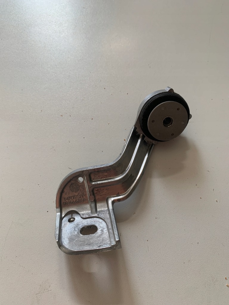 Купити Citroen berlingo 2018- тримач  кронштейн інтеркулер