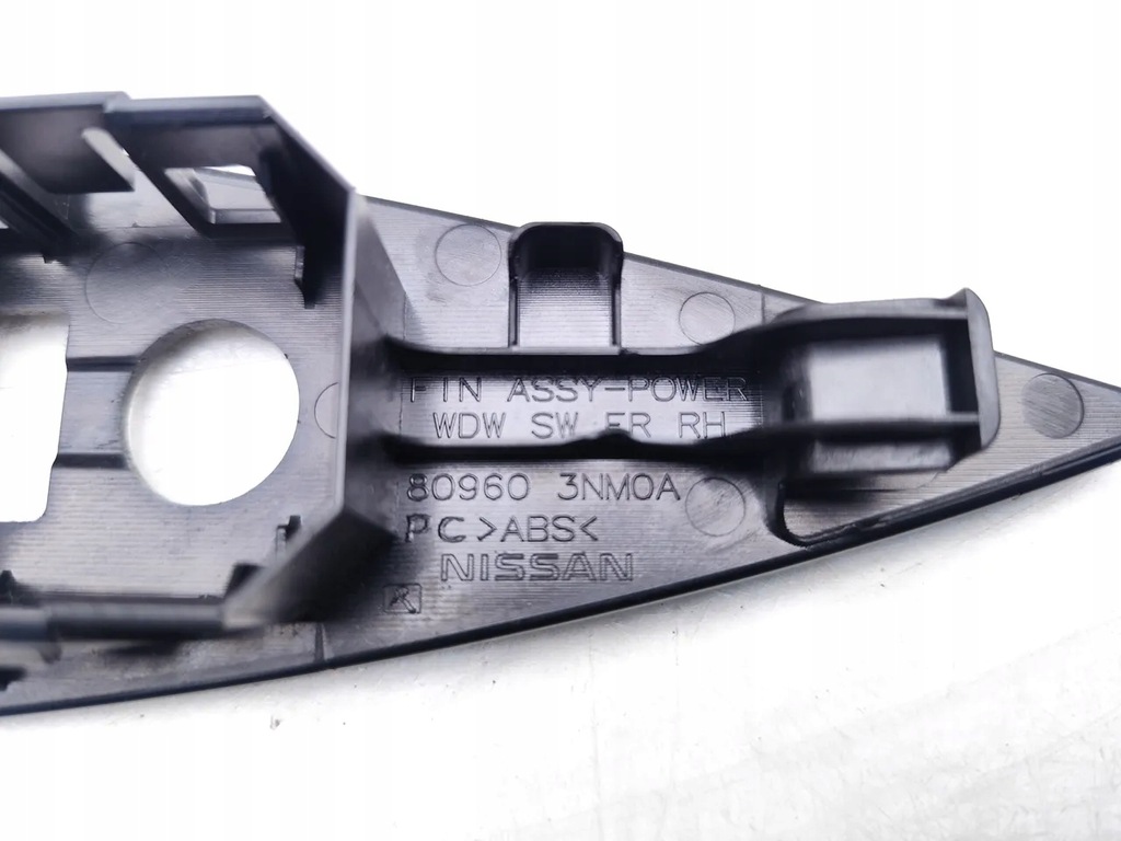 фото №7, Nissan leaf рамка кнопок открывания стекло дверь передних 2015 4/5dr