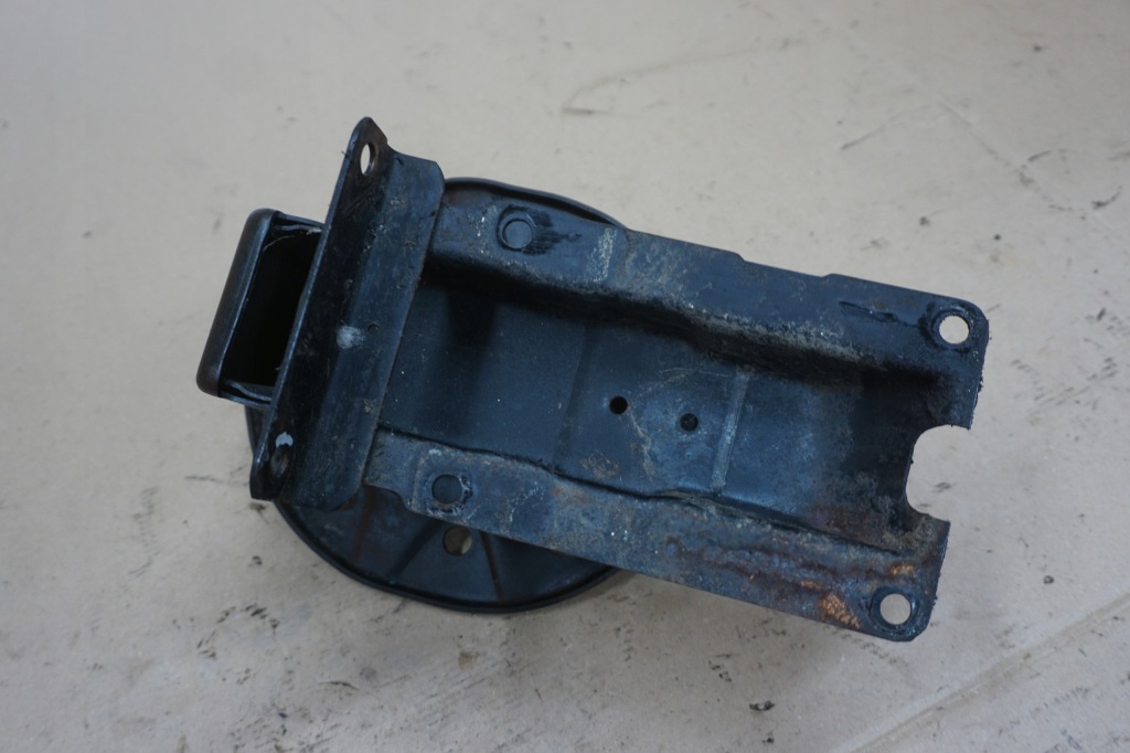 фото №6, Suzuki samurai кронштейн кронштейн колеса запасного 410 413 cabrio