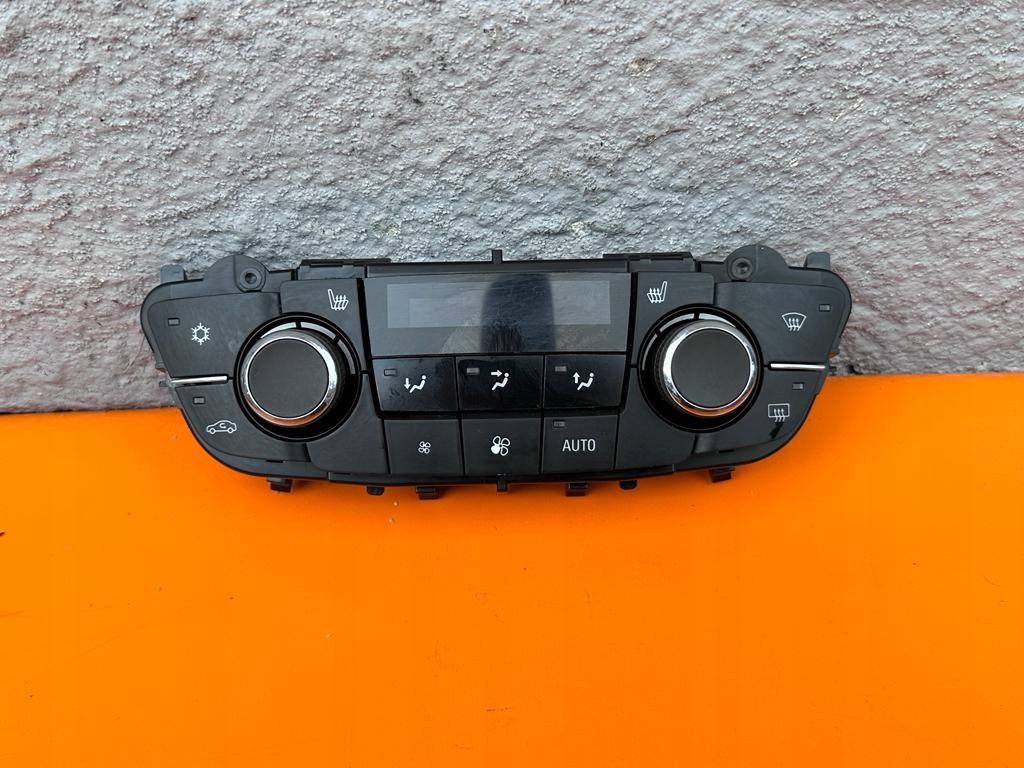 фото №1, Opel insignia a 13273102 панель кондиціонера