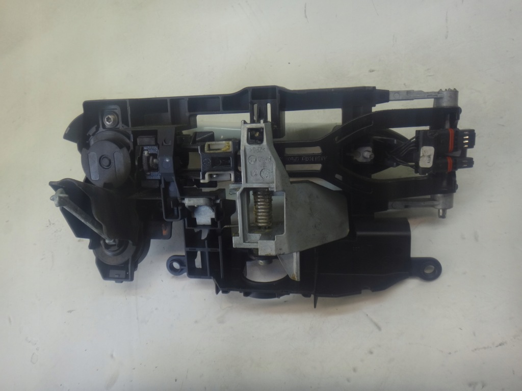 Ручка левая перед передняя bmw f10 f11 f13 f18 keyless a300 alpinweiss в Украине