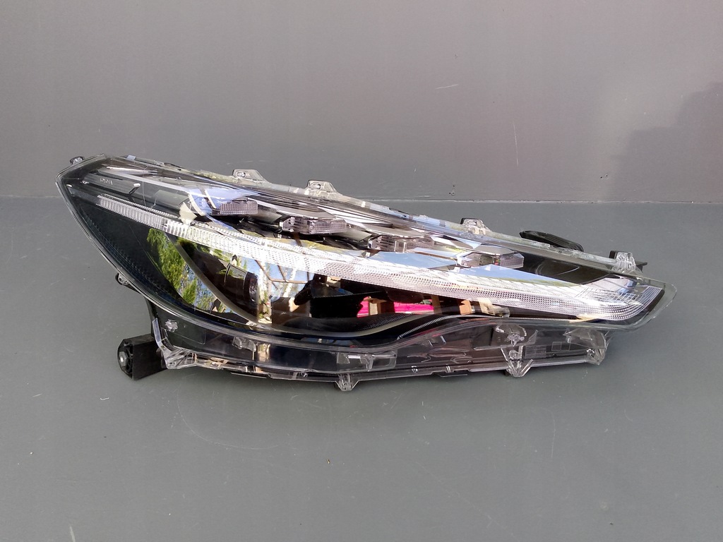 фото №11, Toyota corolla cross 2020- лампа led передняя правая правый перед ÷