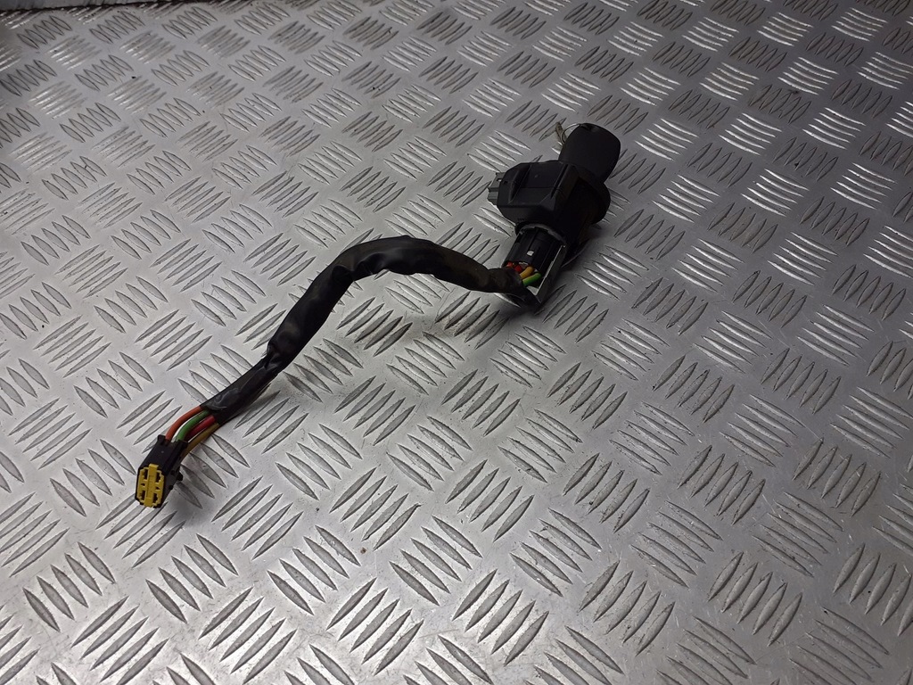 фото №1, Замок зажигания с ключ dacia logan 8200212480