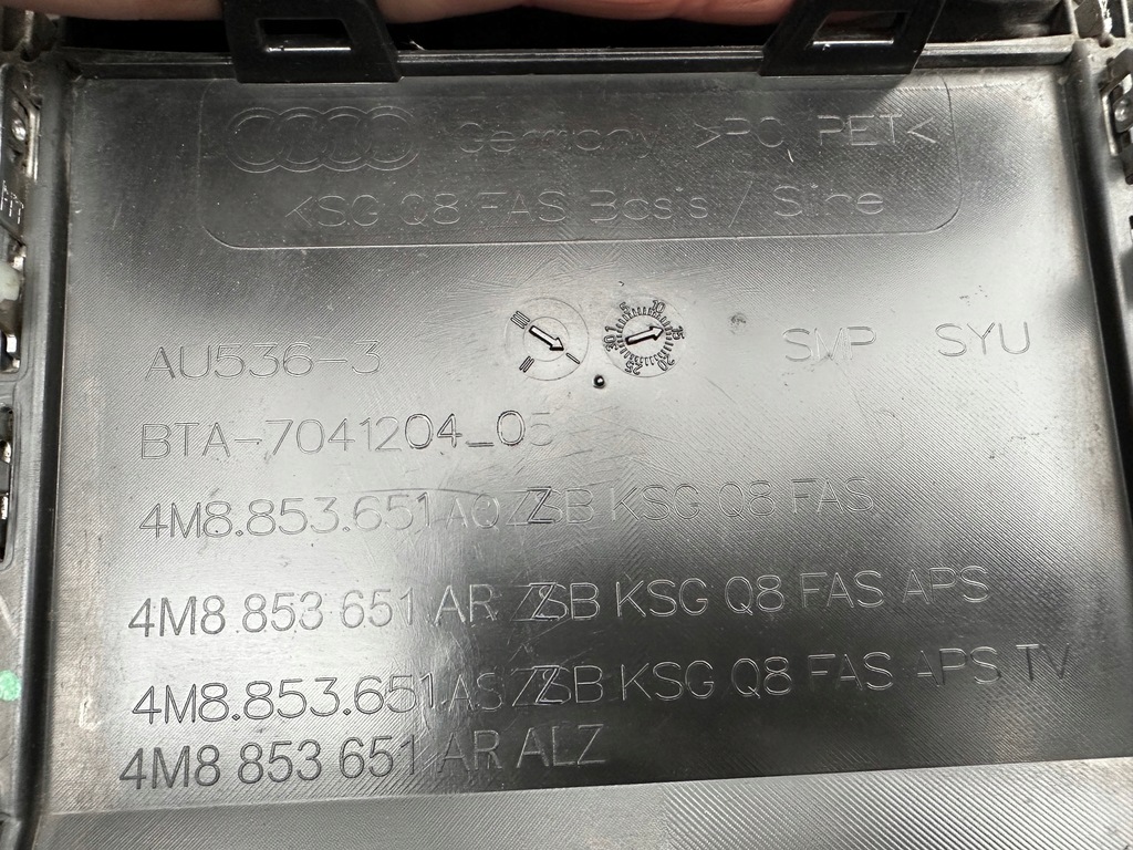 фото №8, Audi q8 4m8 2018 решётка радиатора решётка радиатора 4m8853651 idealny нет повреждённый