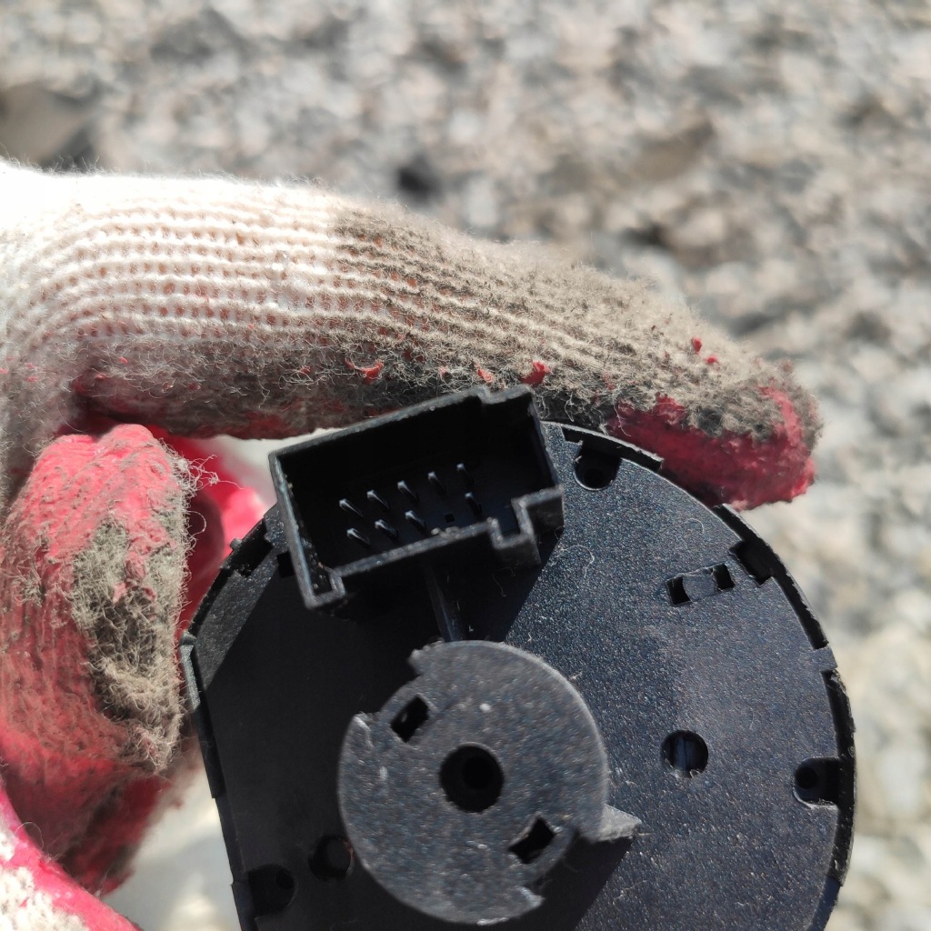 фото №6, Выключатель света vw touran 2006r 1t0941431q