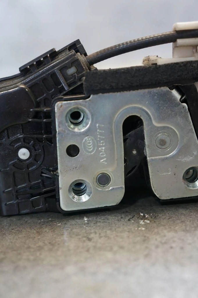 фото №3, Замок дверь левый перед 5pin kia sorento ii 2 uk