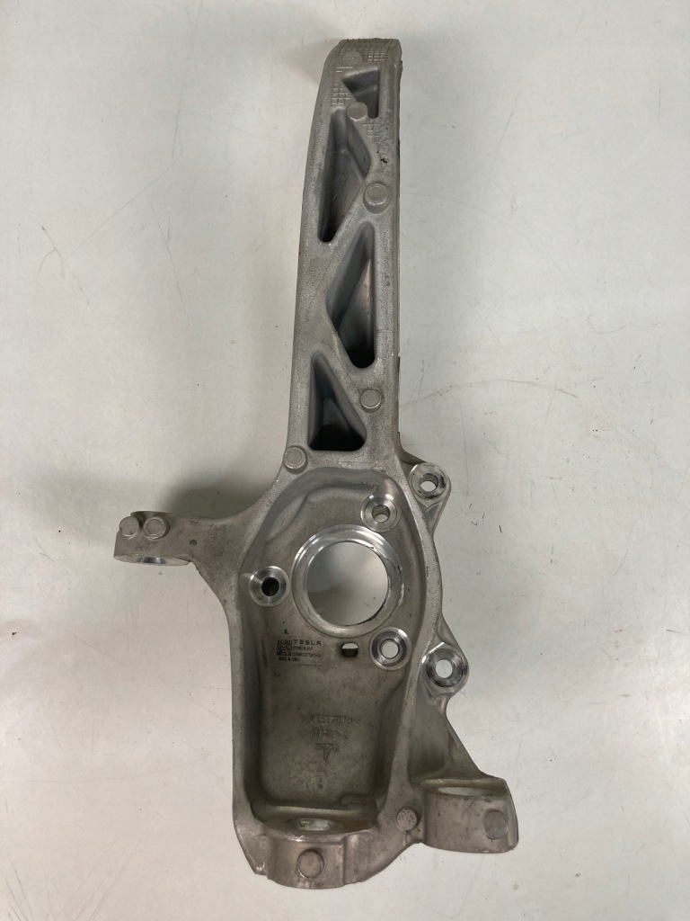 Поворотный кулак правая передняя tesla y Недорого