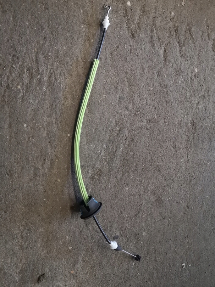 фото №1, Audi a8 d3 трос тяга замка правый задняя