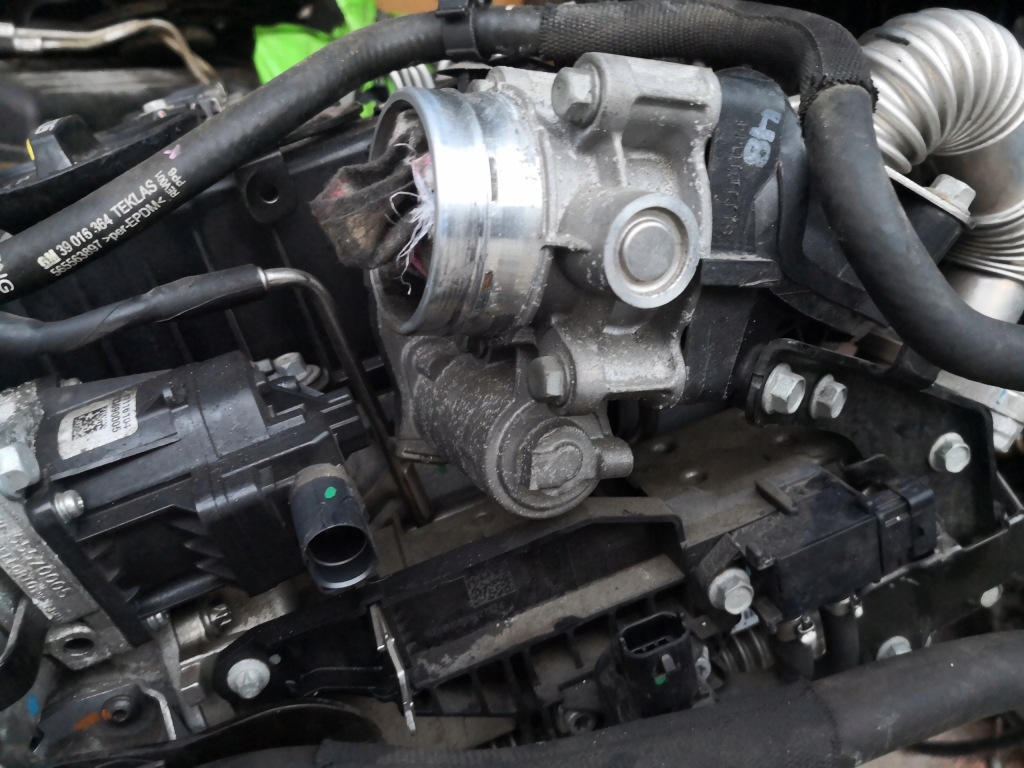 фото №1, Дроссельная заслонка opel astra 5 k 1.6 cdti