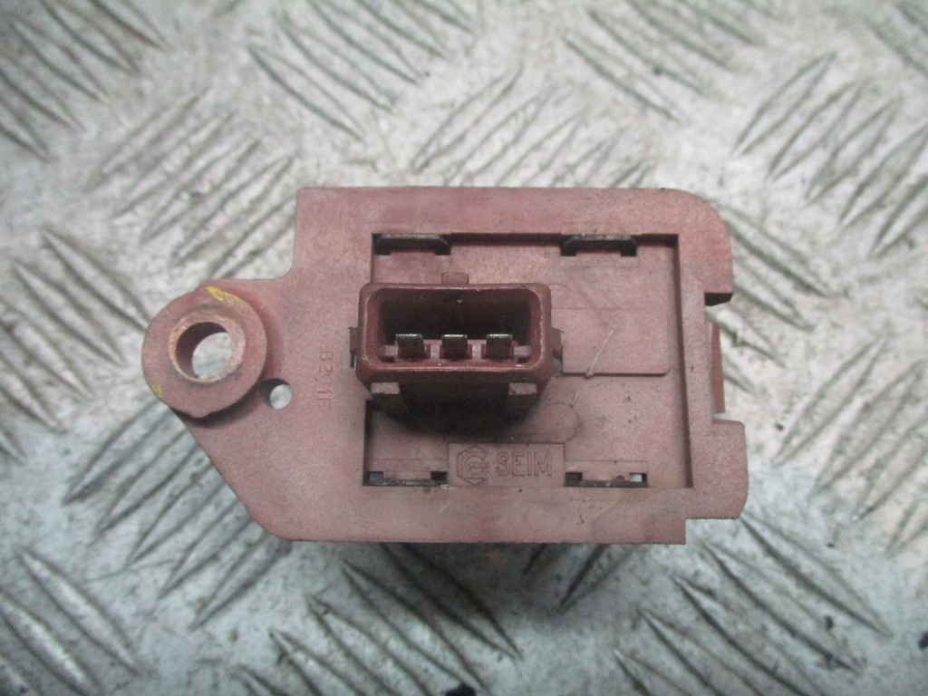 фото №1, Резистор вентилятора радиатора peugeot 607 2.2 hdi