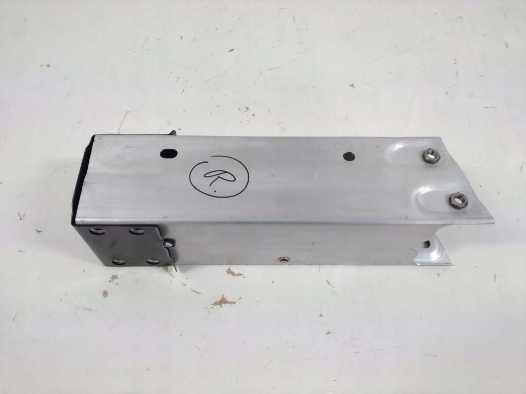 Правый кронштейн зона деформации балка бампера отбойник tesla y 20- 1487462-00-a Киев