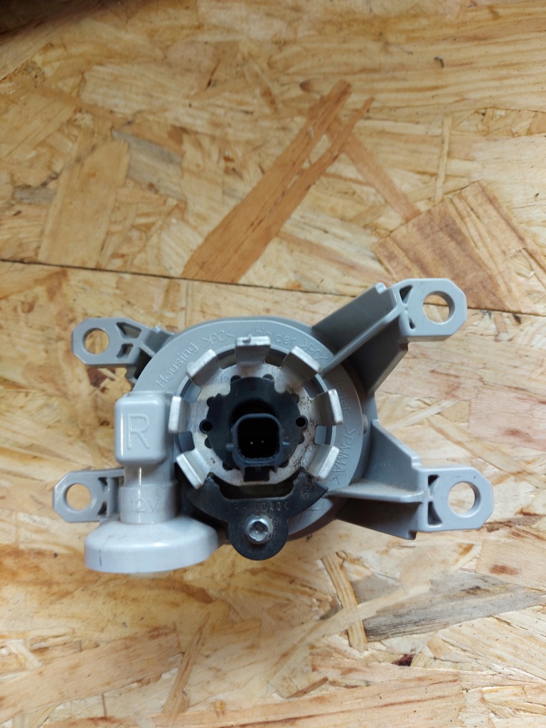 фото №12, Бампер передний toyota yaris iv hybrid 2020- белый перед противотуманная фара 52119k0050