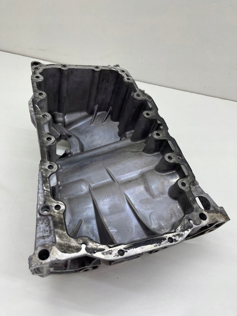 Audi a4 a5 a6 c7 2.0 tdi cnh піддон піддон оливи масляна cała оригінал! Зі Шроту