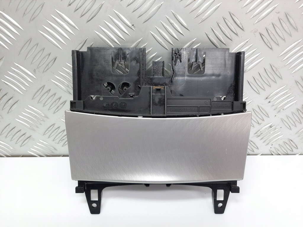 фото №1, Mercedes w204 lift пепельница a2046801350