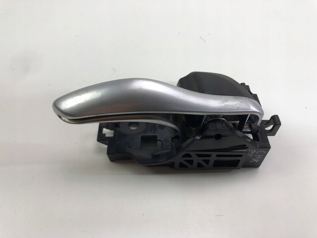 фото №1, Toyota c-hr ручка внутренняя правая 69273-f4010