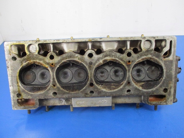 фото №5, Dacia 1310 головка клавиатура клапаны крышка