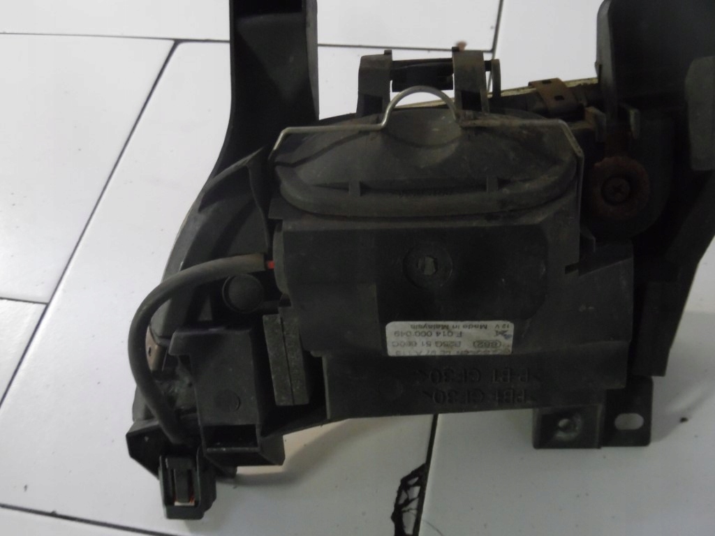 фото №2, Противотуманная фара правый mazda premacy