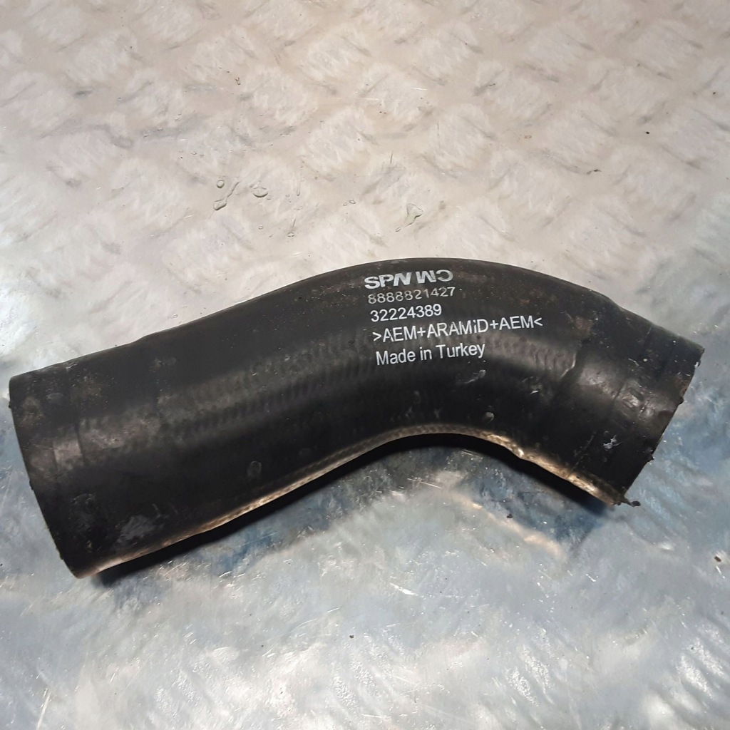 Купить 2019 volvo xc40 пабтрубок  интеркулер 8888821427