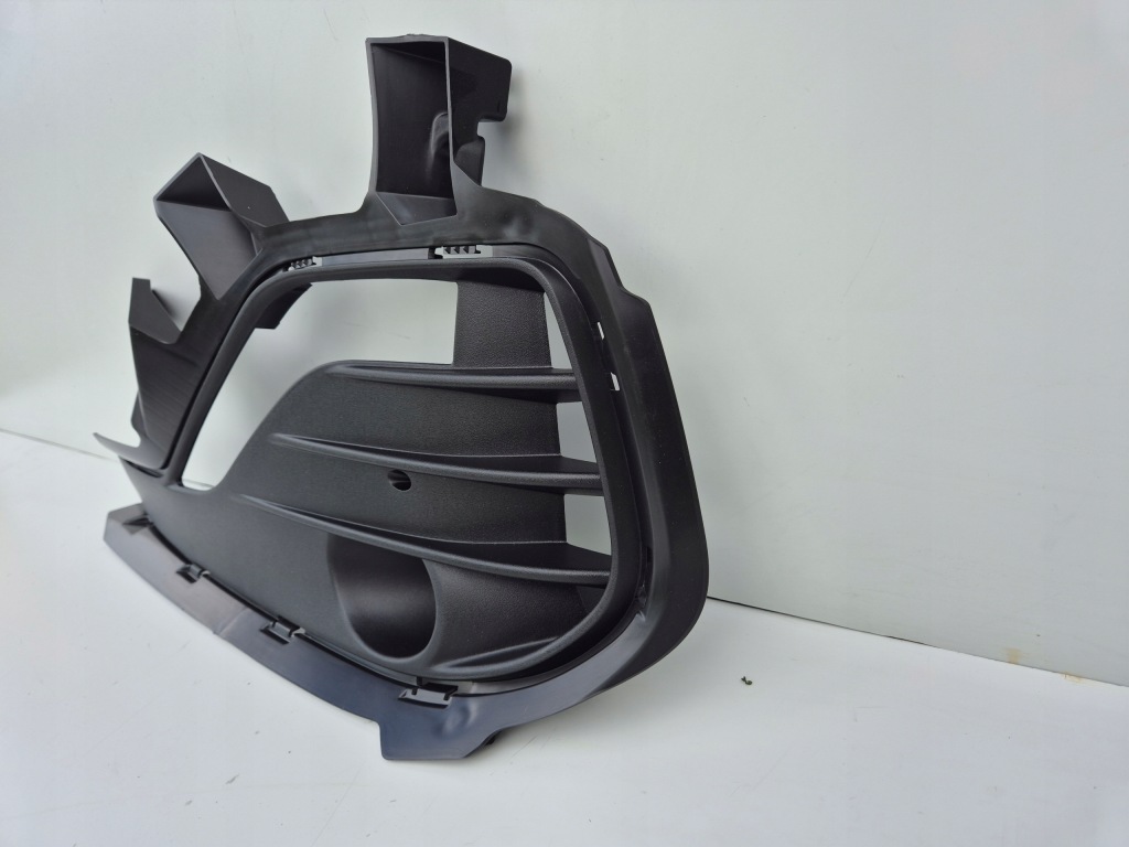 Решітка бампера перед ліва hyundai i30 3 2017- 86563-g4ae0 Зі Шроту