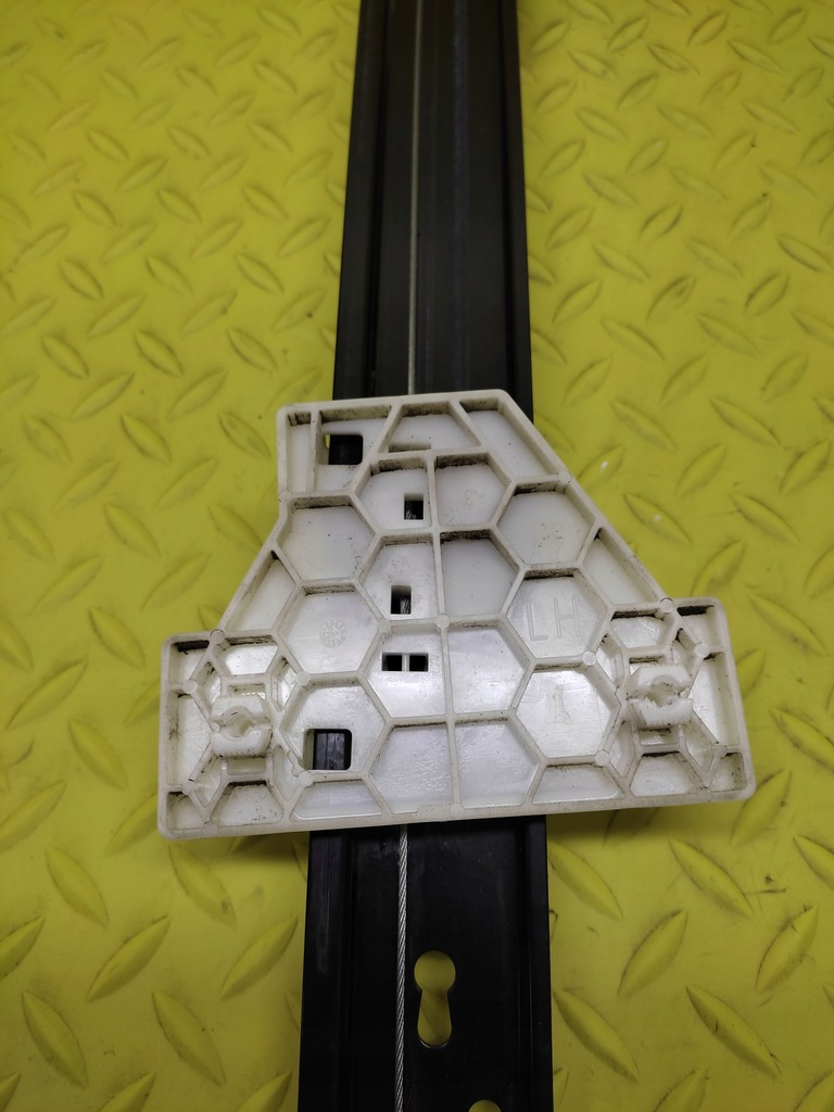 фото №5, Audi a4 b7 kombi подъемник стекло левый задняя