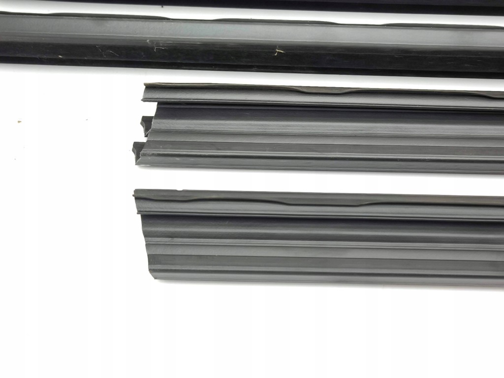 фото №9, Peugeot 2008 ii 2021 комплект прокладка стекло дверь передних