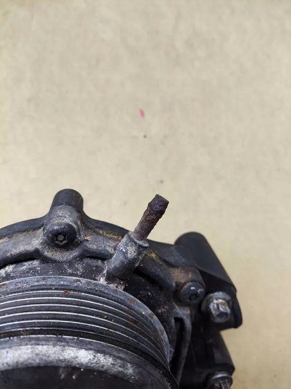 Насос воды mercedes-benz c w204 a6512001501 2.1l дизель 125kw 2010 Киев