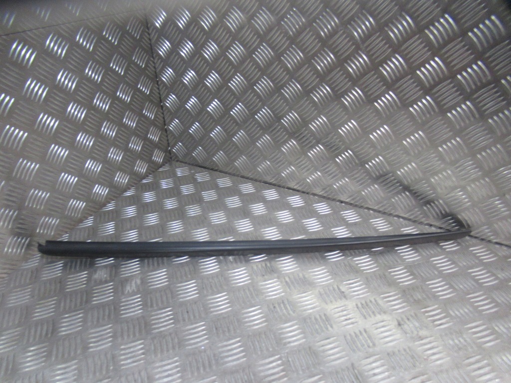 фото №8, Молдинг скло лобове передні ліва права 8k0854327 8k0854328 audi a4 b8