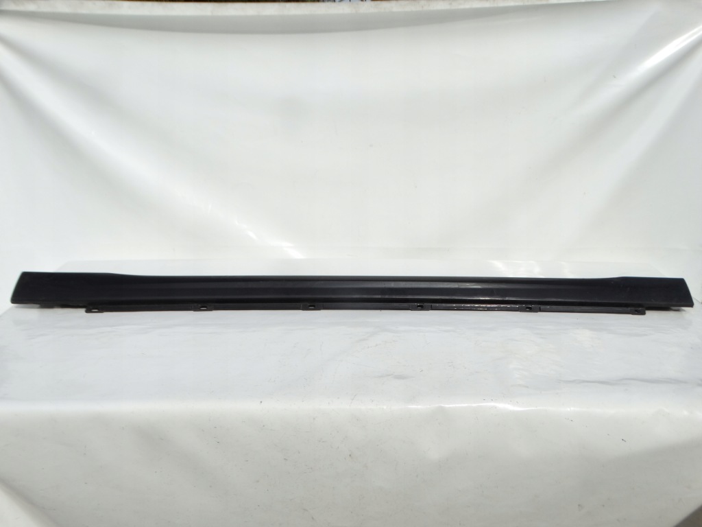 Накладка  накладка порога  правая левая 13187549 / 13187550 opel vectra gts Цена