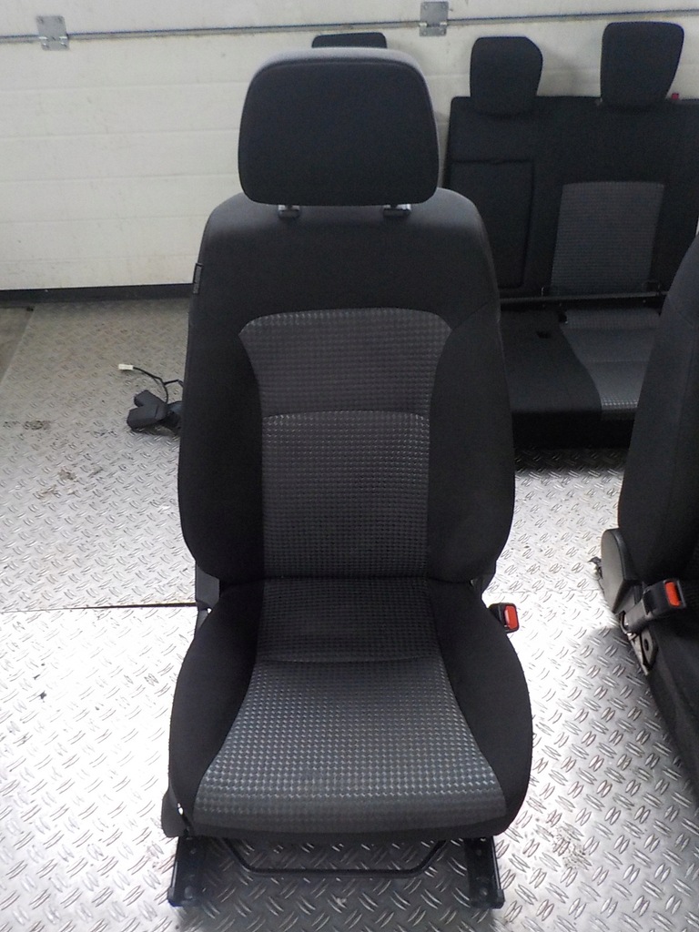 фото №4, Suzuki sx4 s-cross 22- сиденья заднее сиденье комплект