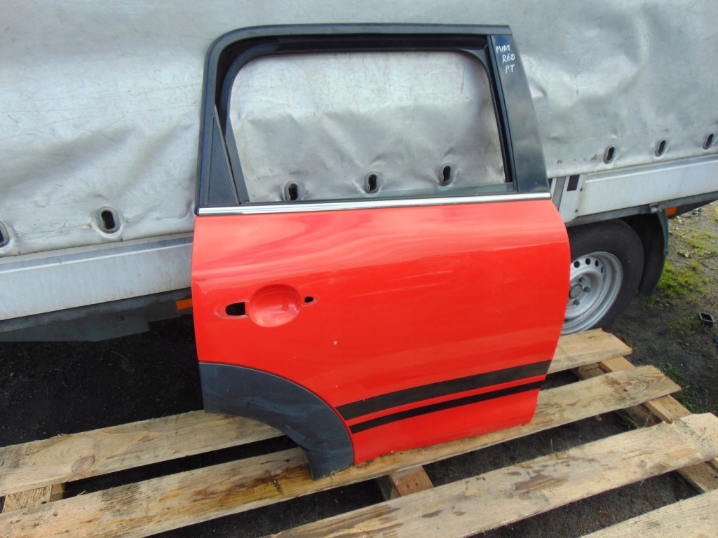 Дверей правий задні mini r60 червоні демонтаж Недорого