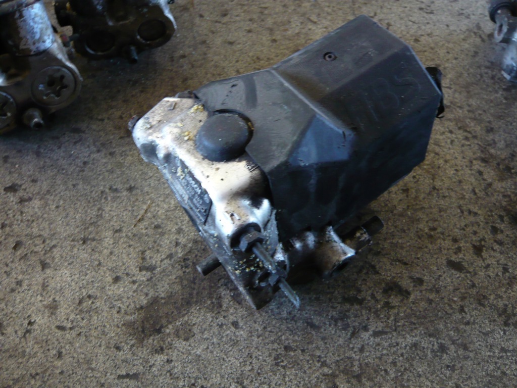 фото №1, Насос гальмівна abs mercedes w124 r129 w201 w126 0265200043