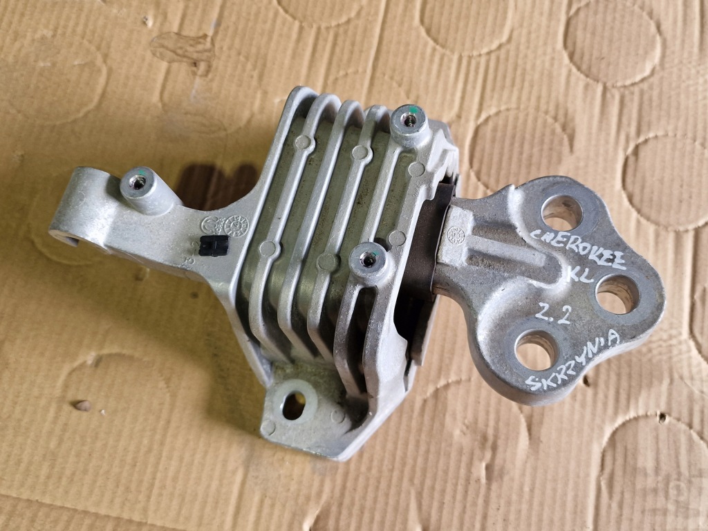 фото №1, Jeep cherokee kl 2.2 подушка коробки кронштейн